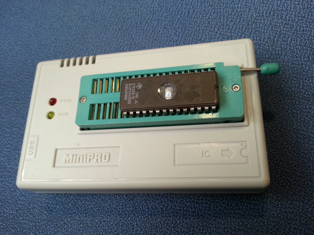 MiniPro TL866CS Universal IC Programmer